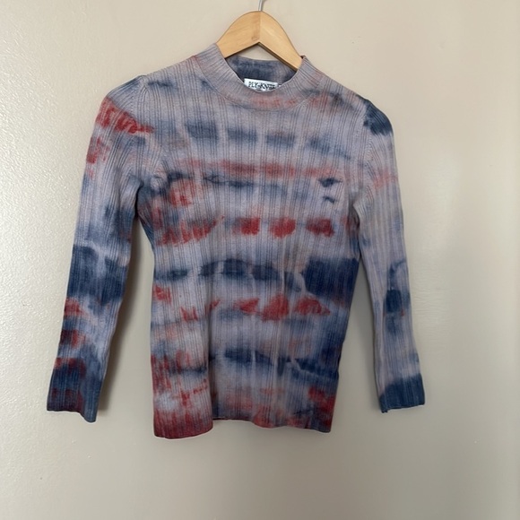 Ply-Knits
Printed Fukase Sweater - Picture 4 of 5